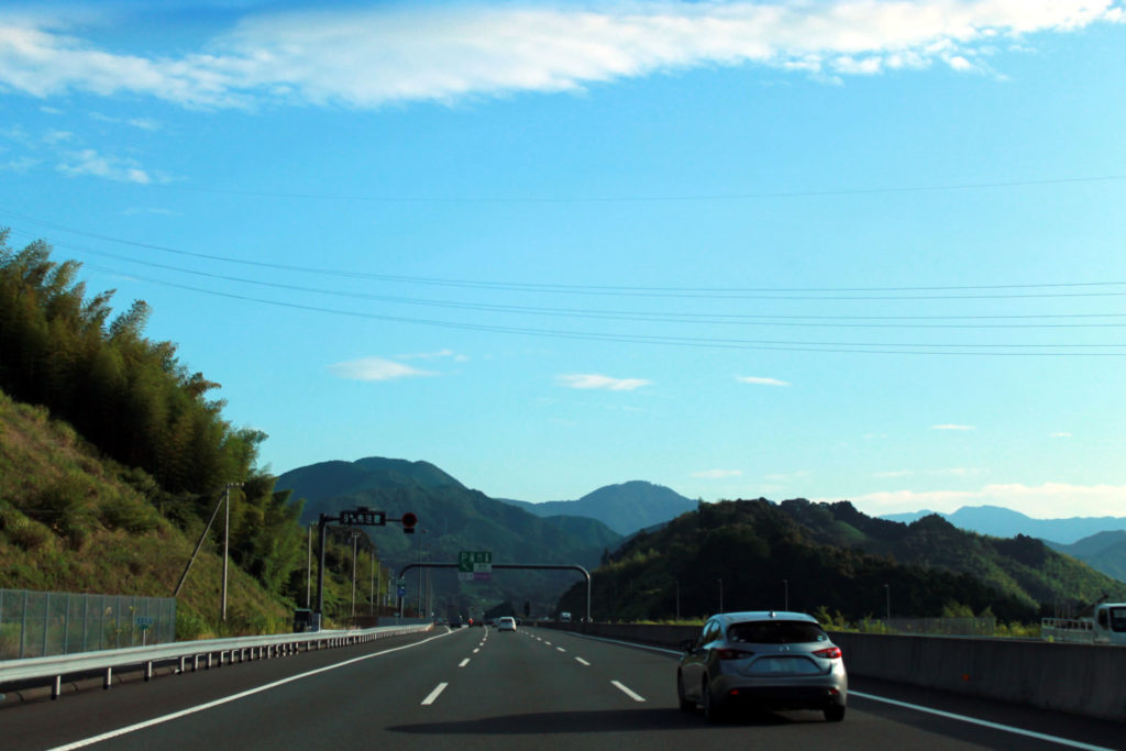 新東名高速道路を走行中 無料画像 フリー写真素材 Activephotostyle