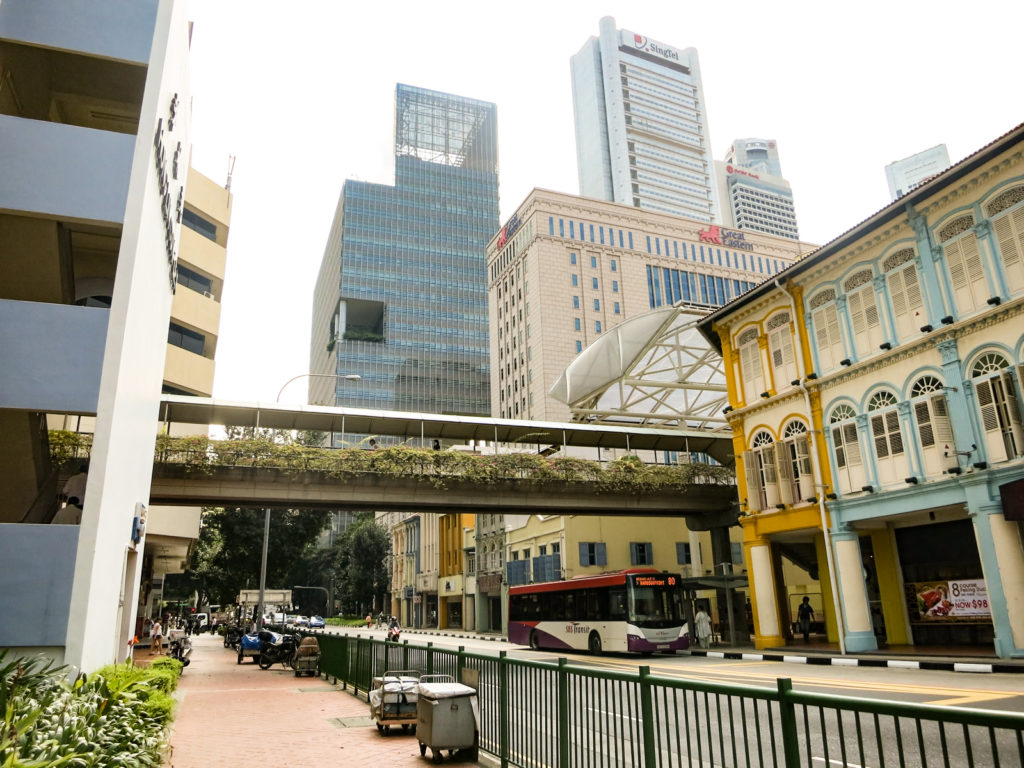 高層ビルが立ち並ぶシンガポールのオフィス街