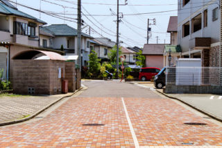 郊外の住宅街の写真